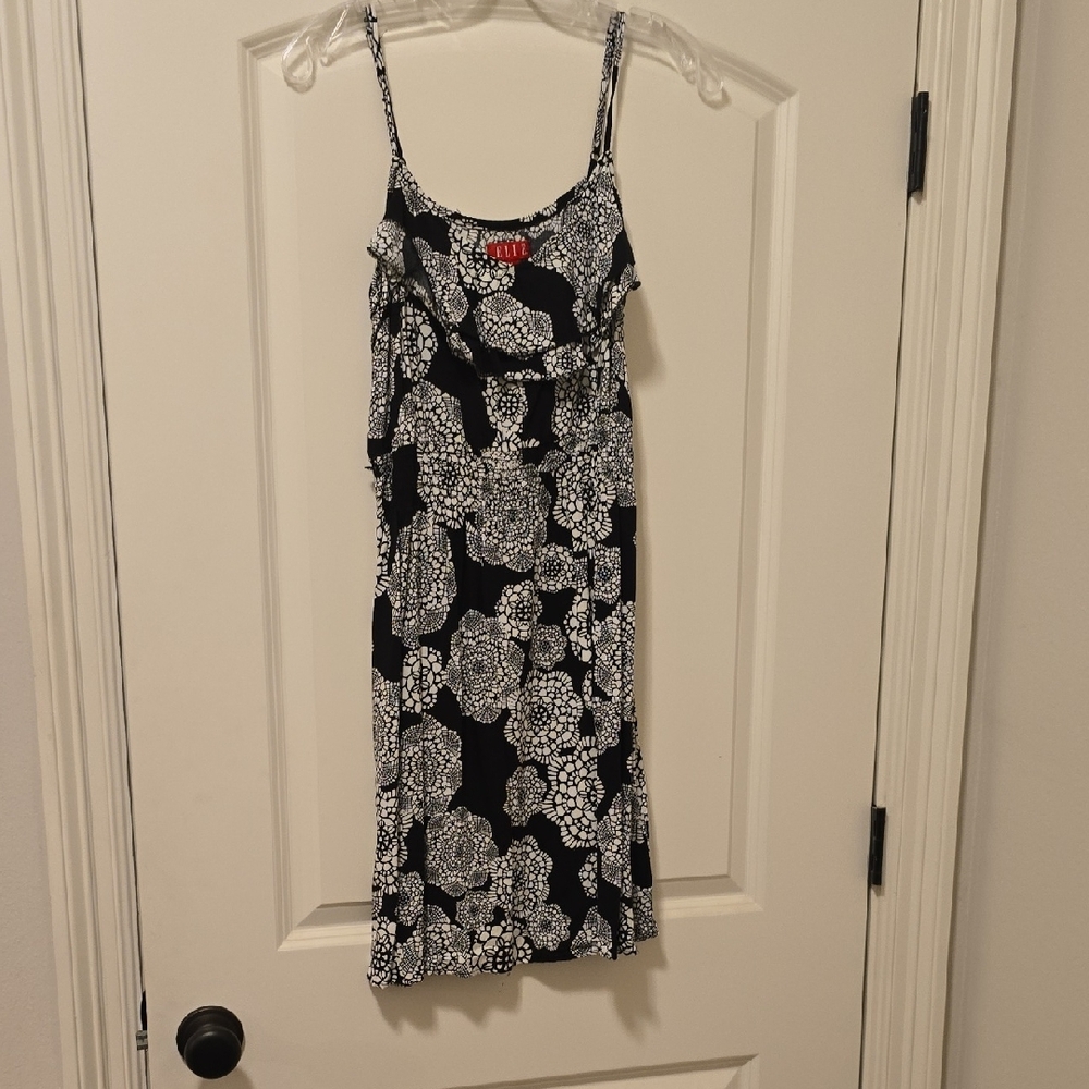 Elle Monochrome Floral Pattern Dress